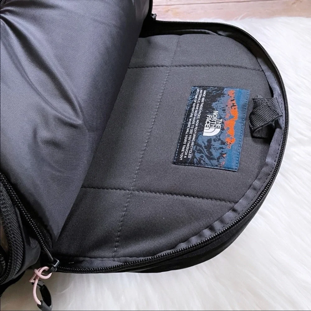 The North Face Women’s Borealis 27 Liter Backpack - Picture 10 of 10